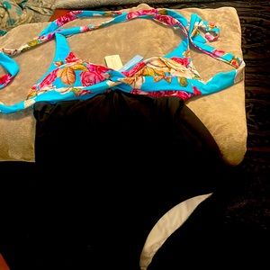 Never worn CUPSHE one piece suit
